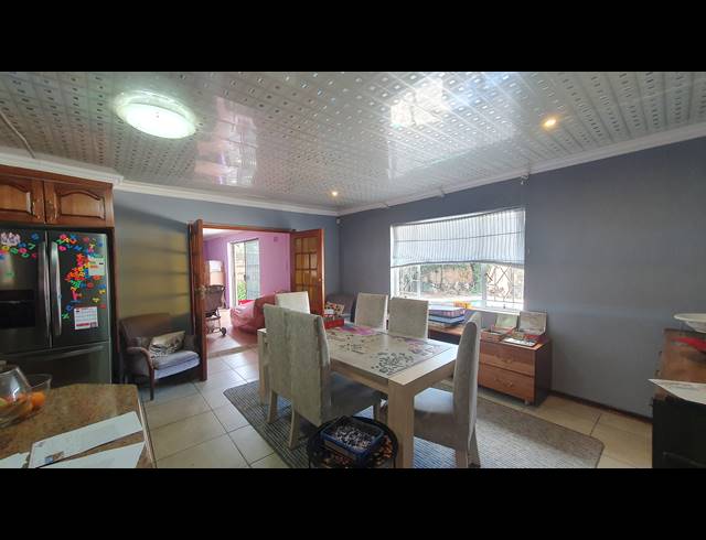 5 BEDROOM FREEHOLD FOR SALE IN LINMEYER